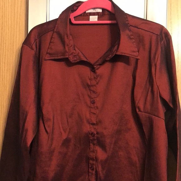 NWB Casuals XL red shimmery blouse - Picture 2 of 8